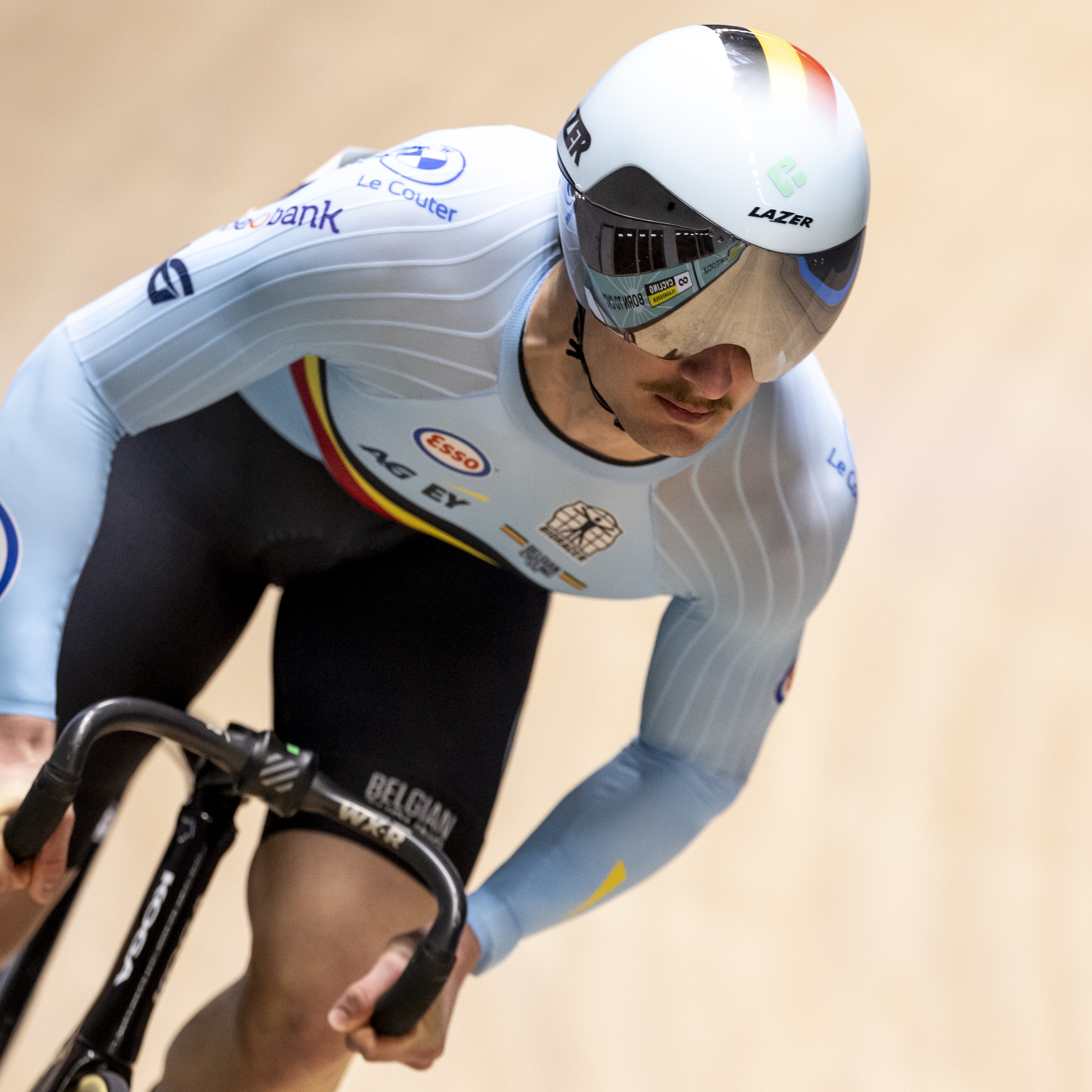 Lowie Nulens gagne le keirin au Centre cycliste Eddy Merckx