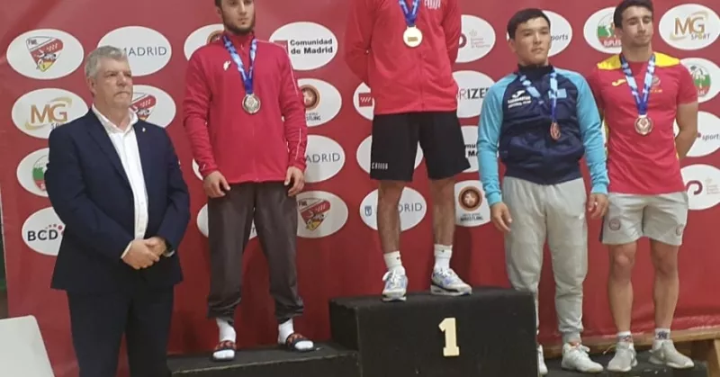 Médaille d'argent pour Ayub Musaev (lutte libre) au Grand prix de Madrid