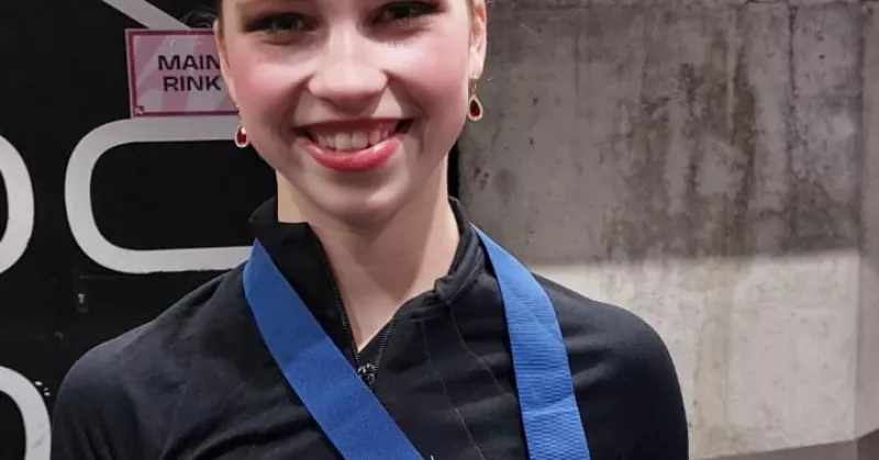 La médaille de bronze pour Nina Pinzarrone aux Championnats Européens de patinage artistique