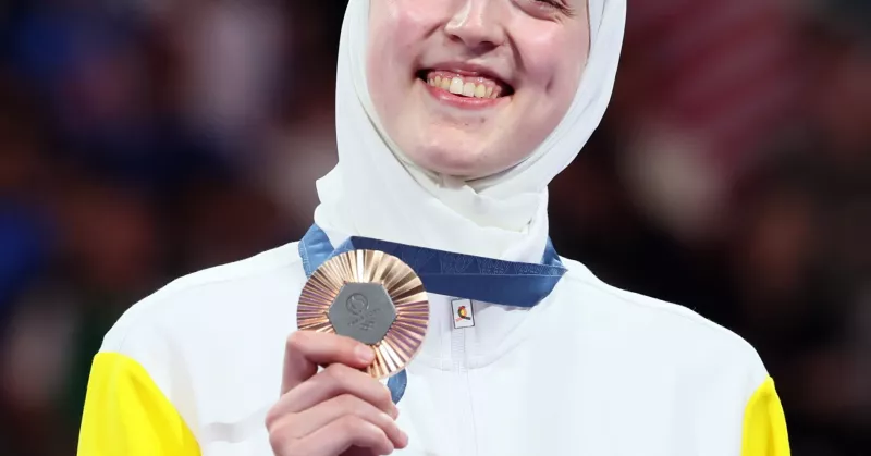 Bronzen Sarah Chaâri