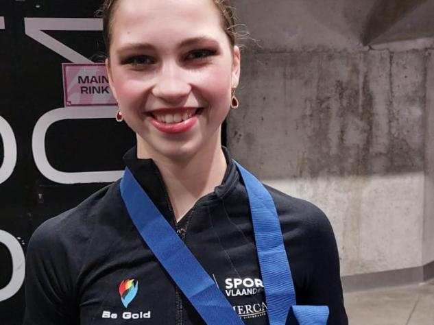 La médaille de bronze pour Nina Pinzarrone aux Championnats Européens de patinage artistique