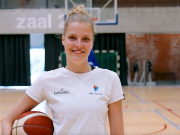 Nastja Claessens Futur Olympian - basketball